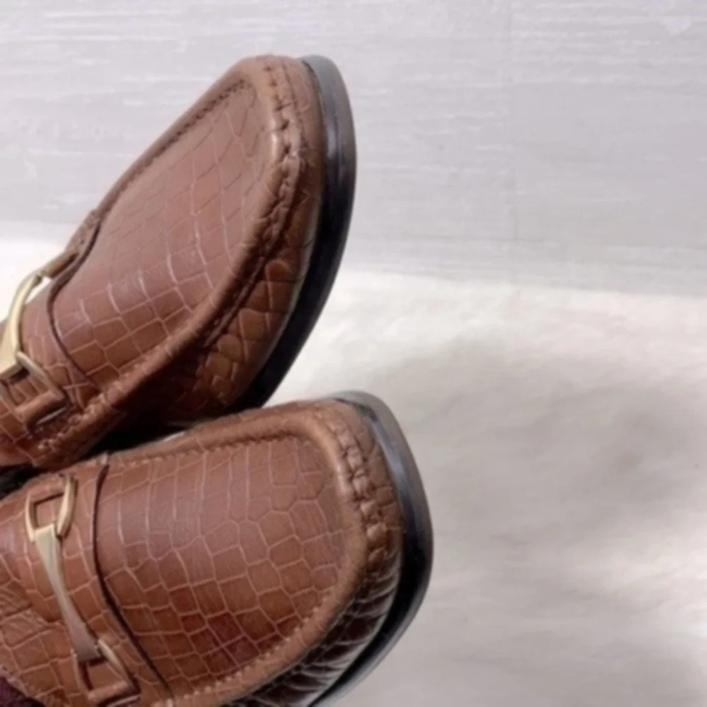 Saks Fifth Avenue Donatello Leather men’s Loafers Size 8.5 color Brown